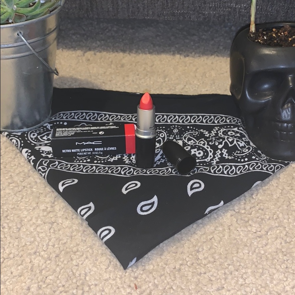 💕MAC Cosmetics- Retro Matte Lipstick- Dangerous💕